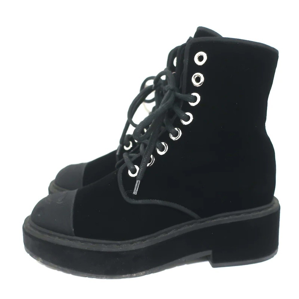 Chanel 17B CC Cap Toe Combat Boots Black Velvet Size 37.5 Lace-Up Ankle Boots - Picture 7 of 12